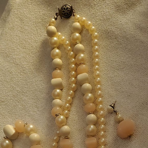 Contempo Fashions Cream/peach beads double 3-piece set - Picture 2 of 3